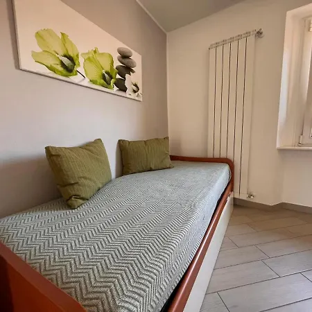 Belsorrisovarese Elegance Private Parking -with Reservation- 2* Βαρέζε