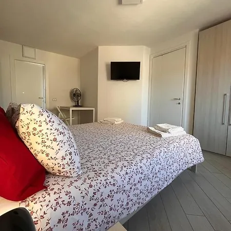 Πανσιόν Belsorrisovarese Elegance Private Parking -with Reservation- 2*