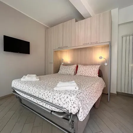 Πανσιόν Belsorrisovarese Elegance Private Parking -with Reservation- Βαρέζε