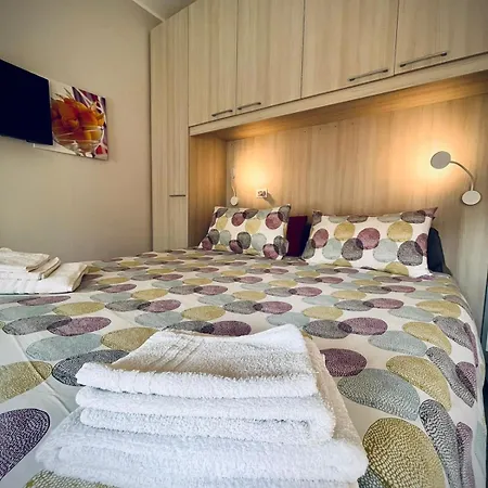 Belsorrisovarese Elegance Private Parking -with Reservation- Πανσιόν