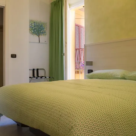 Belsorrisovarese Elegance Private Parking -with Reservation- Πανσιόν