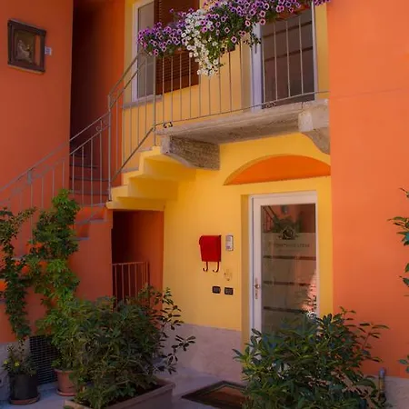 Belsorrisovarese Elegance Private Parking -with Reservation- 2* Βαρέζε