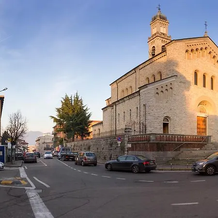 Πανσιόν Belsorrisovarese Elegance Private Parking -with Reservation- Βαρέζε