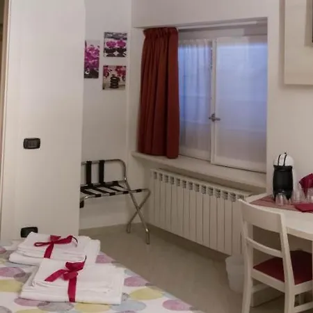 Belsorrisovarese Elegance Private Parking -with Reservation- 2* Βαρέζε