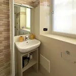 Belsorrisovarese - Boutique & - Private Parking -reservation Required-