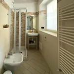 Belsorrisovarese - Boutique & - Private Parking -reservation Required- Gasthof Varese