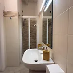 Belsorrisovarese - Boutique & - Private Parking -reservation Required- Gasthof