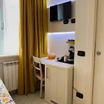 Belsorrisovarese - Boutique & - Private Parking -reservation Required- Gasthof