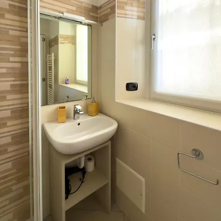Belsorrisovarese - Boutique & - Private Parking -reservation Required-