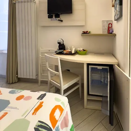 Belsorrisovarese - Boutique & - Private Parking -reservation Required- ゲストハウス