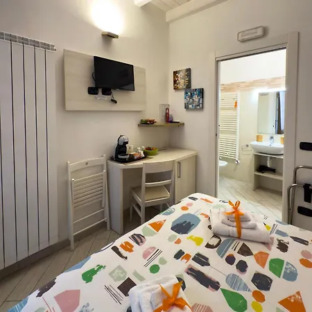 ゲストハウス Belsorrisovarese - Boutique & - Private Parking -reservation Required- バレーゼ