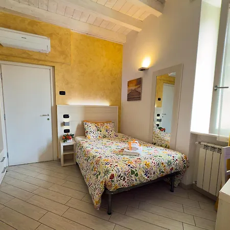 Belsorrisovarese - Boutique & - Private Parking -reservation Required- Gasthof 4*