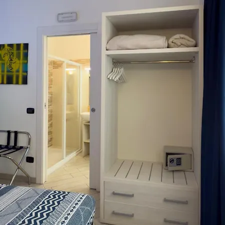 Belsorrisovarese - Boutique & - Private Parking -reservation Required- ゲストハウス